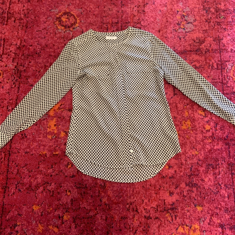 Equipment Femme 100% Silk Button Down Shirt